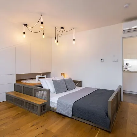 Luxurious, Charming Perfect For Couples Praag